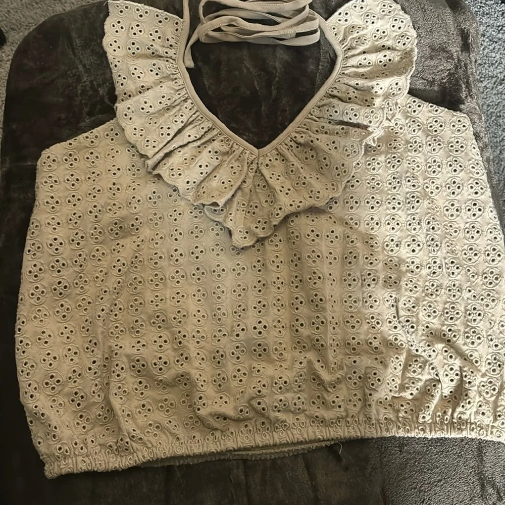 Express M Eyelet Ruffle Halter Top - Picture 2 of 13